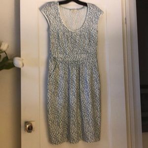 Boden scoop neck jersey cotton with pockets!